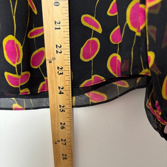 Diane Von Furstenberg Havanah Print Silk Tie Neck Button Blouse Size 4 - Picture 10 of 13